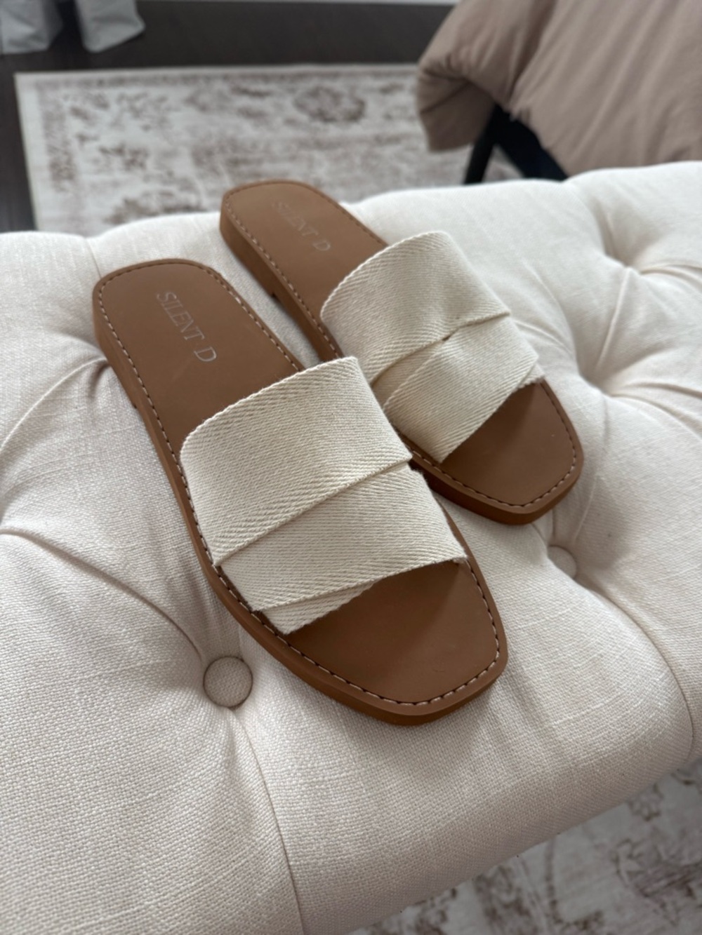NEW Silent D Cream Canvas Slide Sandals Size 10 - Picture 2 of 4